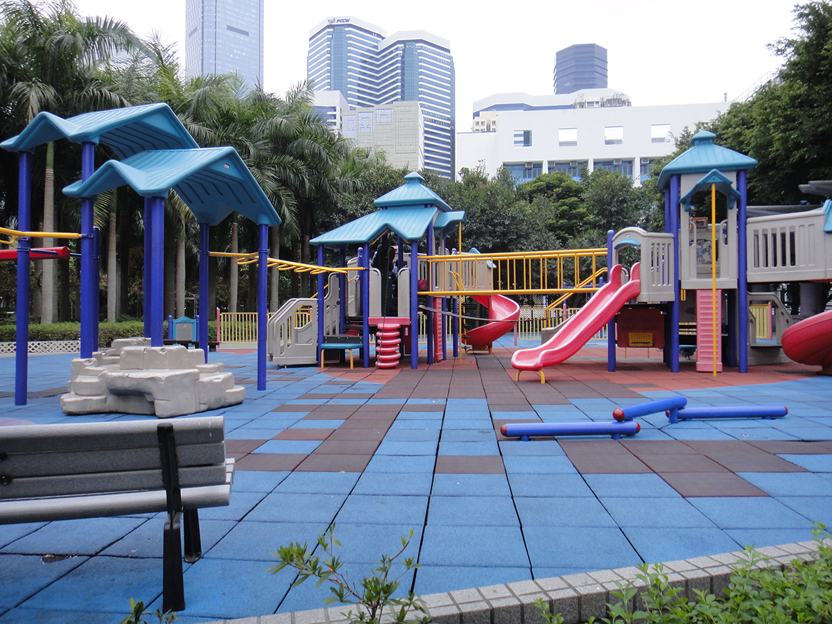 Outdoor Kids Play Area Setup